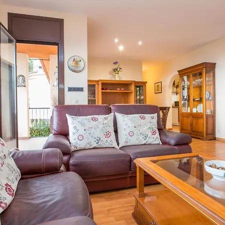 Villa Villa- Monica Lloret de Mar